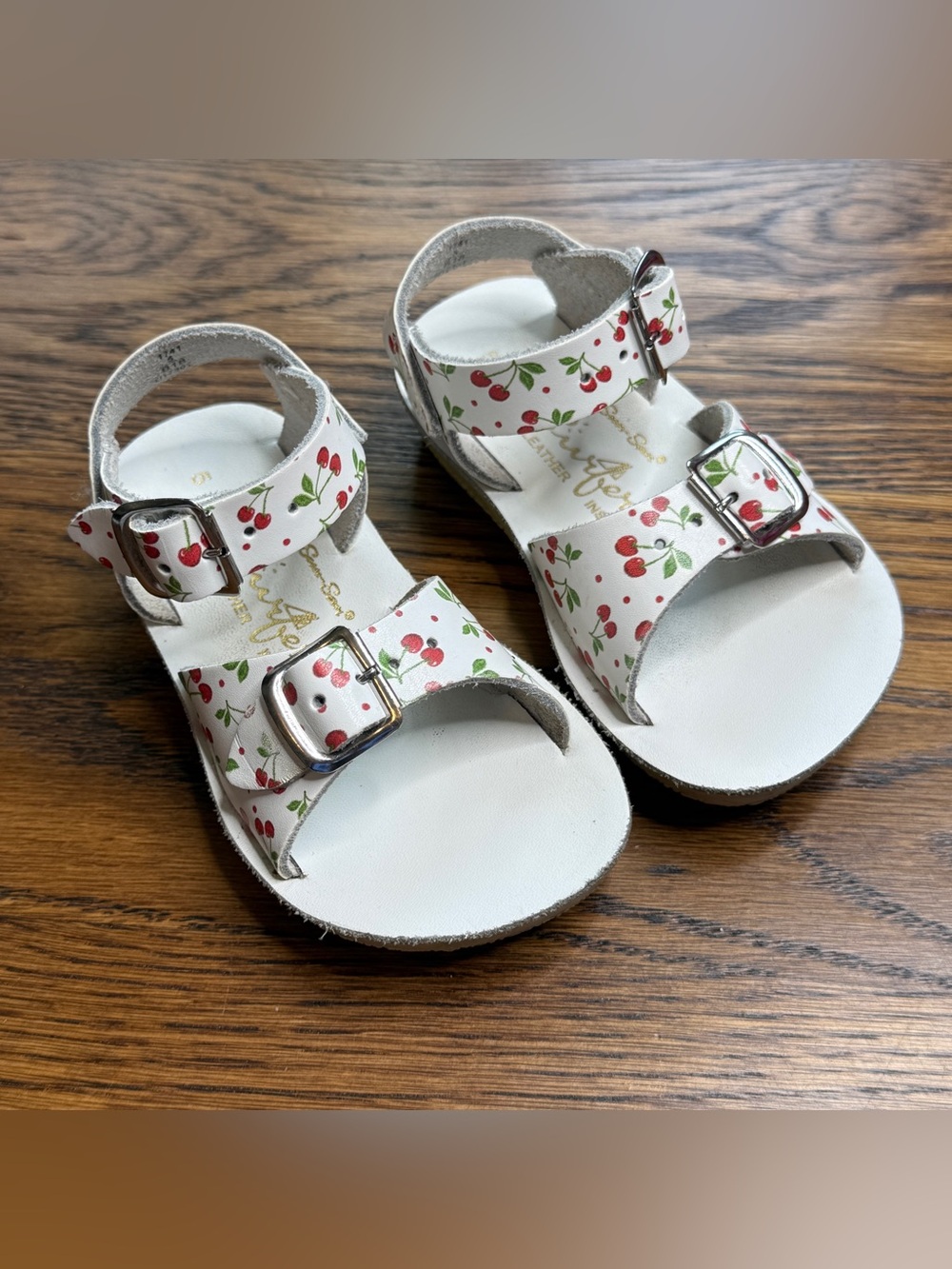 Sun San Surfer Salt Water by Hoy Girls Leather White Cherry Print Sandals Size 5